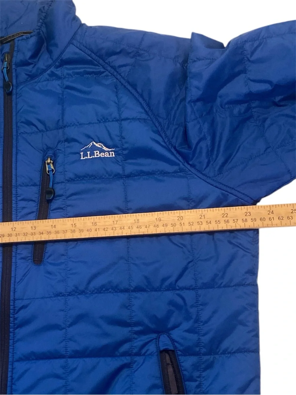 L.L. Bean Men's Blue Quilted Stowaway Lightweight Jacket